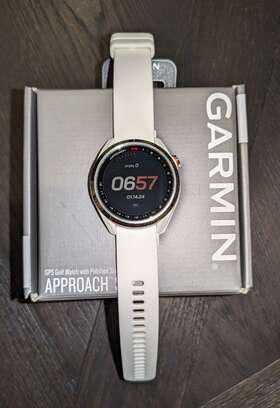 010-02140-01 Garmin Approach S42 Gps Rangefinder Golf Smart Watch White