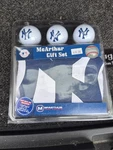 Mcarthur Gift Set Golf Yankees - Three Balls And Towel. Fixed Price $7.00.