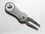 New York Yankees Mlb Team Logo Golf Ball Marker W/ Silver Switchblade Divot Tool. Fixed Price $10.29.