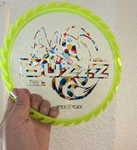 Discraft Fuzed Buzzz Midrange Golf Yellow Clear 175-176G 5/4/-1/1. Fixed Price $30.99.
